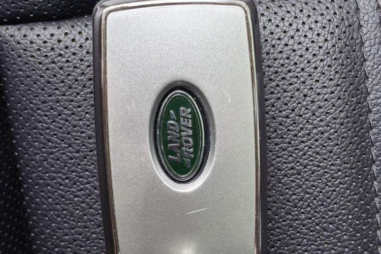 Used Land Rover Range Evoque 2020 249 PS Youth Edition Interior 9