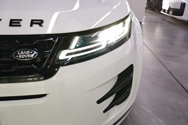 Used Land Rover Range Evoque 2020 249 PS R-DYNAMIC S Blackened Sport Technology Edition Left Front Headlight