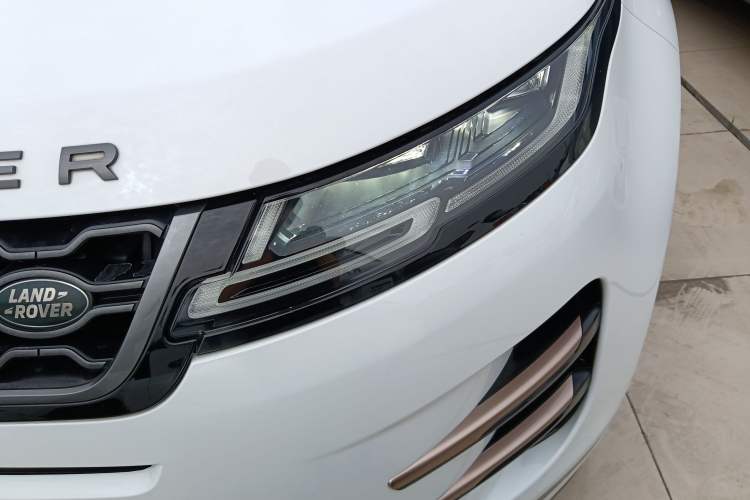 Used Land Rover Range Evoque 2020 249 PS R-DYNAMIC SE Sport Technology Edition Left Front Headlight