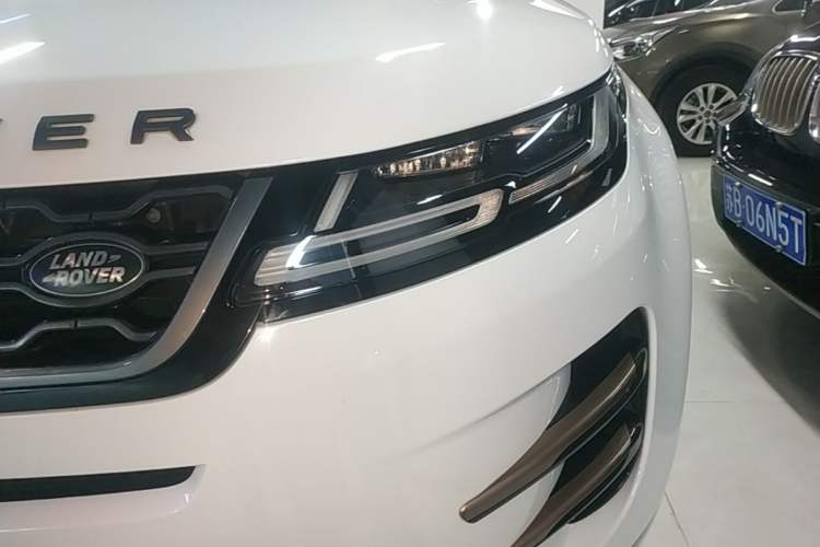 Used Land Rover Range Evoque 2020 249 PS R-DYNAMIC SE Sport Technology Edition Left Front Headlight