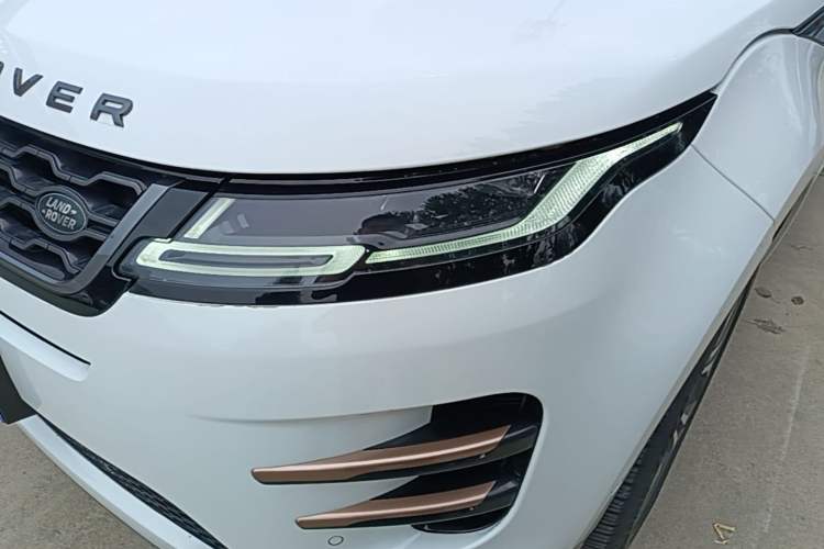 Used Land Rover Range Evoque 2020 249 PS R-DYNAMIC SE Sport Technology Edition Left Front Headlight