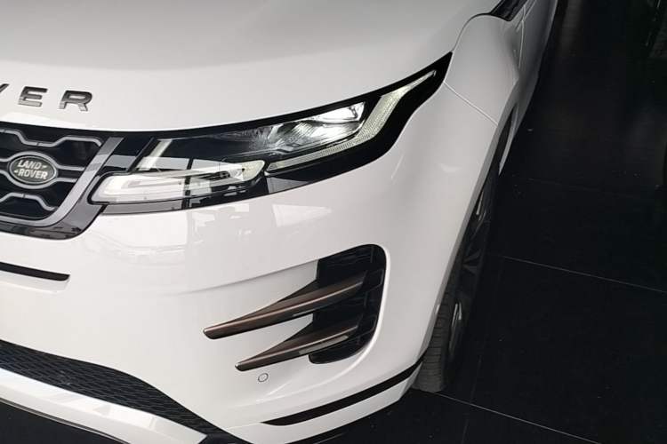 Used Land Rover Range Evoque 2020 249 PS R-DYNAMIC SE Sport Technology Edition Left Front Headlight