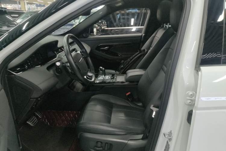 Used Land Rover Range Evoque 2020 249 PS R-DYNAMIC SE Sport Technology Edition Left Front Seat