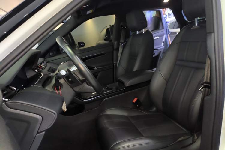 Used Land Rover Range Evoque 2020 249 PS R-DYNAMIC S Sport Edition Left Front Seat