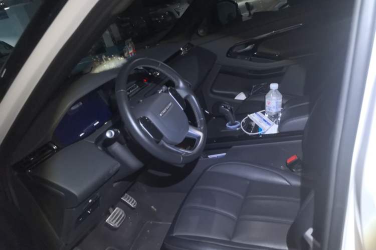 Used Land Rover Range Evoque 2020 249 PS R-DYNAMIC S Sport Edition Left Front Seat