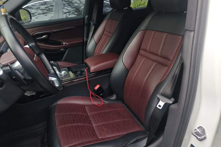 Used Land Rover Range Evoque 2020 249 PS R-DYNAMIC SE Sport Technology Edition Left Front Seat