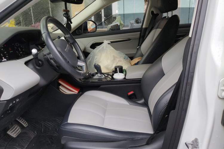 Used Land Rover Range Evoque 2020 249 PS R-DYNAMIC S Sport Edition Left Front Seat