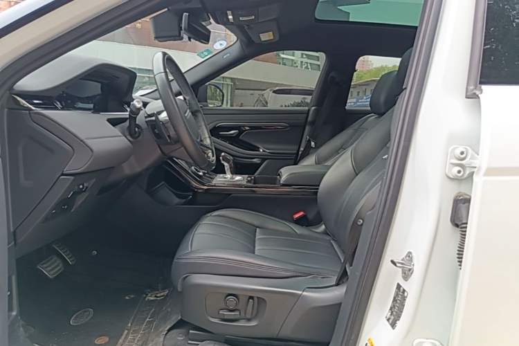Used Land Rover Range Evoque 2020 249 PS R-DYNAMIC SE Sport Technology Edition Left Front Seat