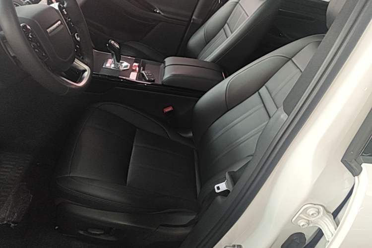 Used Land Rover Range Evoque 2020 249 PS R-DYNAMIC S Black Edition Sport Version Left Front Seat