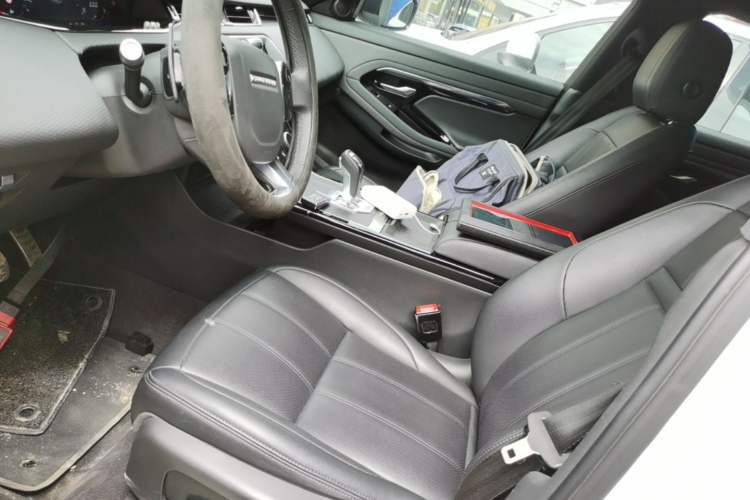 Used Land Rover Range Evoque 2020 249 PS R-DYNAMIC S Sport Edition Left Front Seat