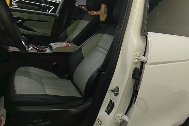 Used Land Rover Range Evoque 2020 249 PS R-DYNAMIC S Sport Edition Left Front Seat
