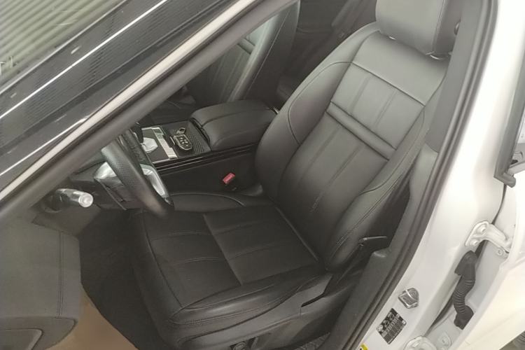 Used Land Rover Range Evoque 2020 249 PS R-DYNAMIC SE Sport Technology Edition Left Front Seat