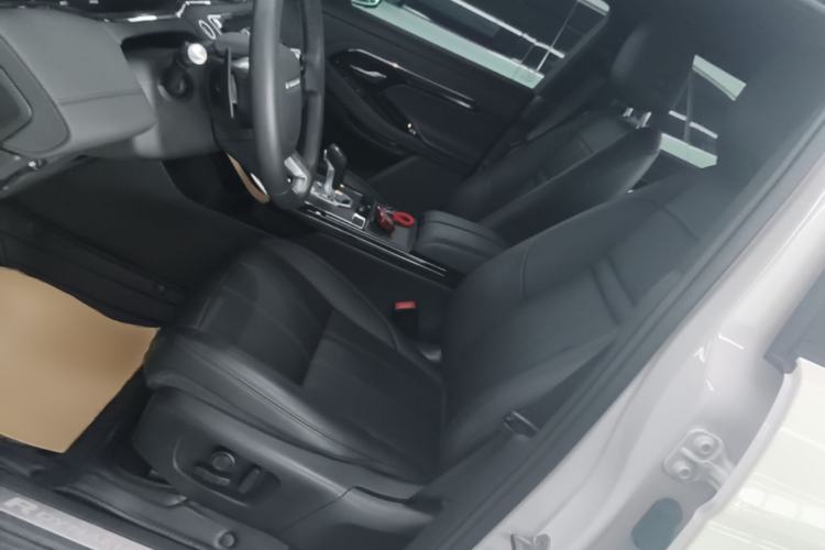 Used Land Rover Range Evoque 2020 249 PS R-DYNAMIC S Blackened Sport Technology Edition Left Front Seat