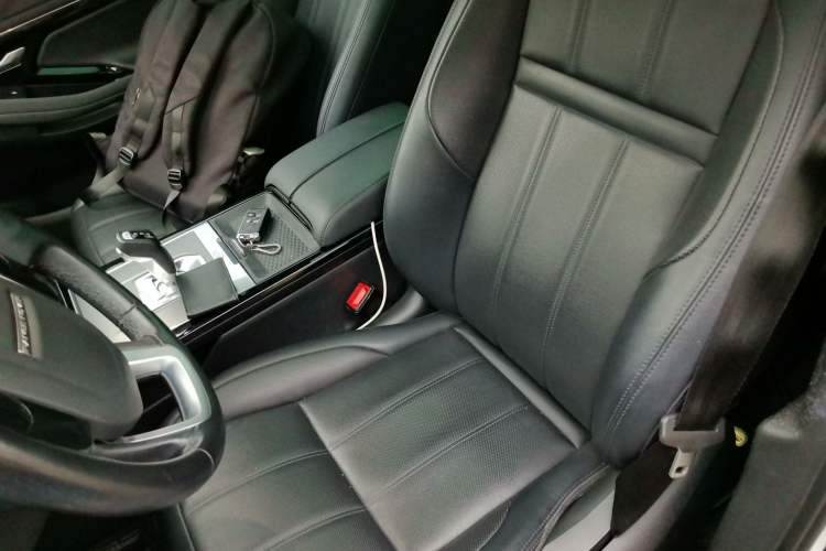 Used Land Rover Range Evoque 2020 249 PS Youth Edition Left Front Seat