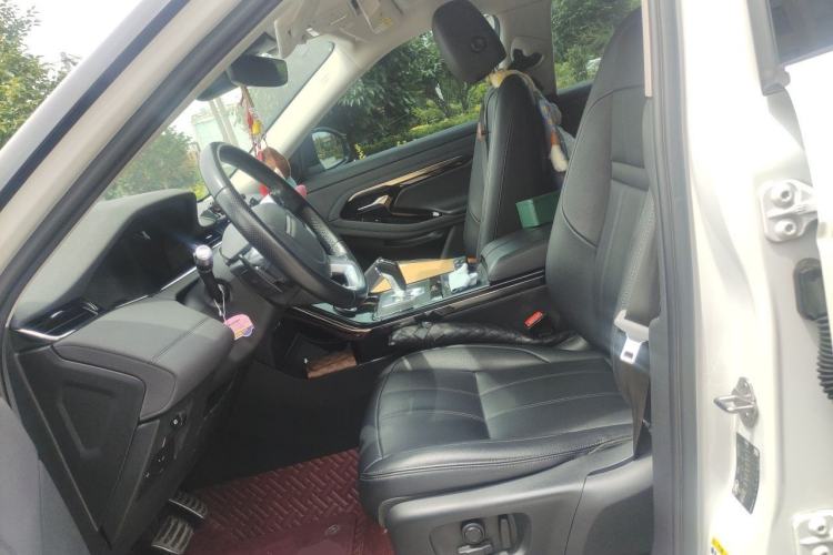 Used Land Rover Range Evoque 2020 249 PS R-DYNAMIC SE Sport Technology Edition Left Front Seat