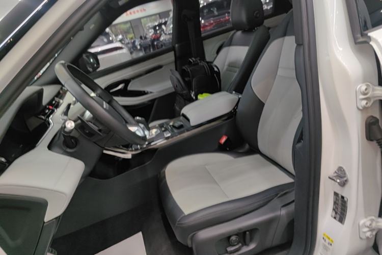 Used Land Rover Range Evoque 2020 249 PS R-DYNAMIC SE Sport Technology Edition Left Front Seat