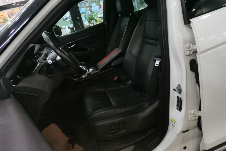 Used Land Rover Range Evoque 2020 249 PS R-DYNAMIC S Sport Edition Left Front Seat