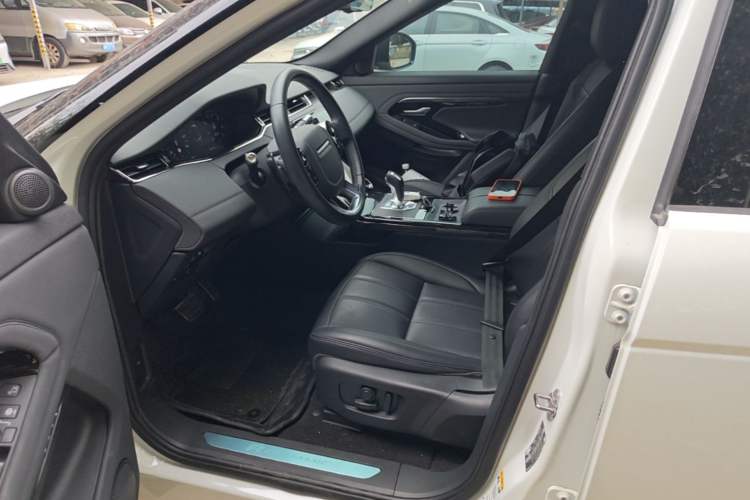 Used Land Rover Range Evoque 2020 249 PS R-DYNAMIC SE Sport Technology Edition Left Front Seat