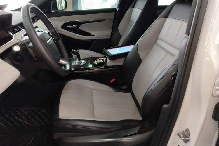 Used Land Rover Range Evoque 2020 249 PS R-DYNAMIC S Sport Edition Left Front Seat