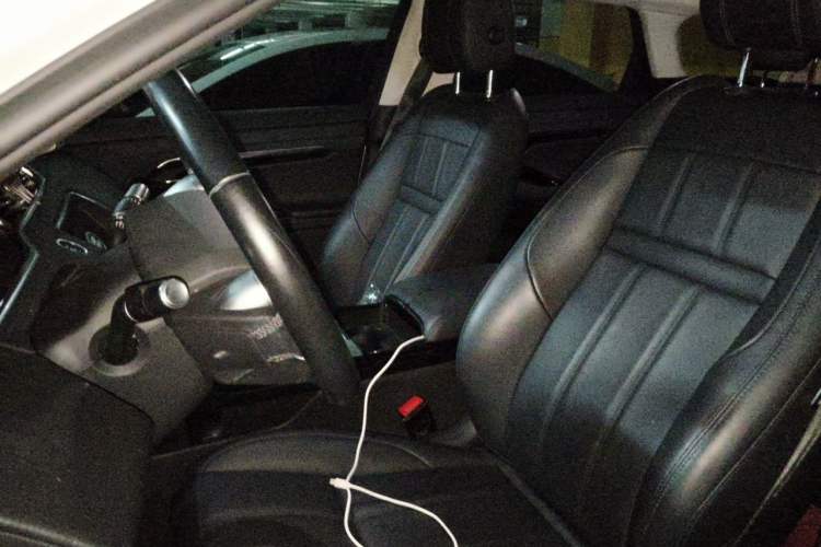 Used Land Rover Range Evoque 2020 249 PS Youth Edition Left Front Seat