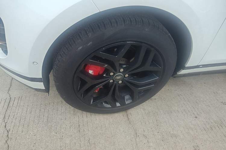Used Land Rover Range Evoque 2020 249 PS R-DYNAMIC S Sport Edition Left Front Wheel Hub