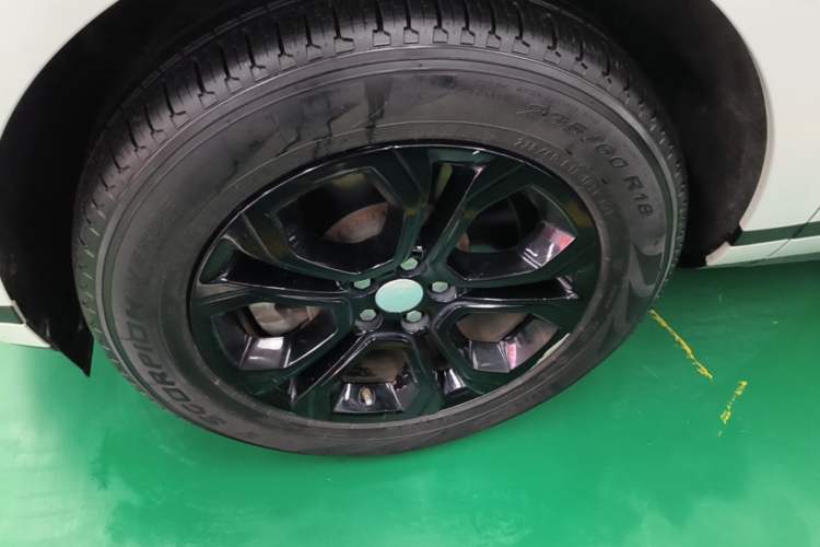Used Land Rover Range Evoque 2020 249 PS Youth Edition Left Front Wheel Hub