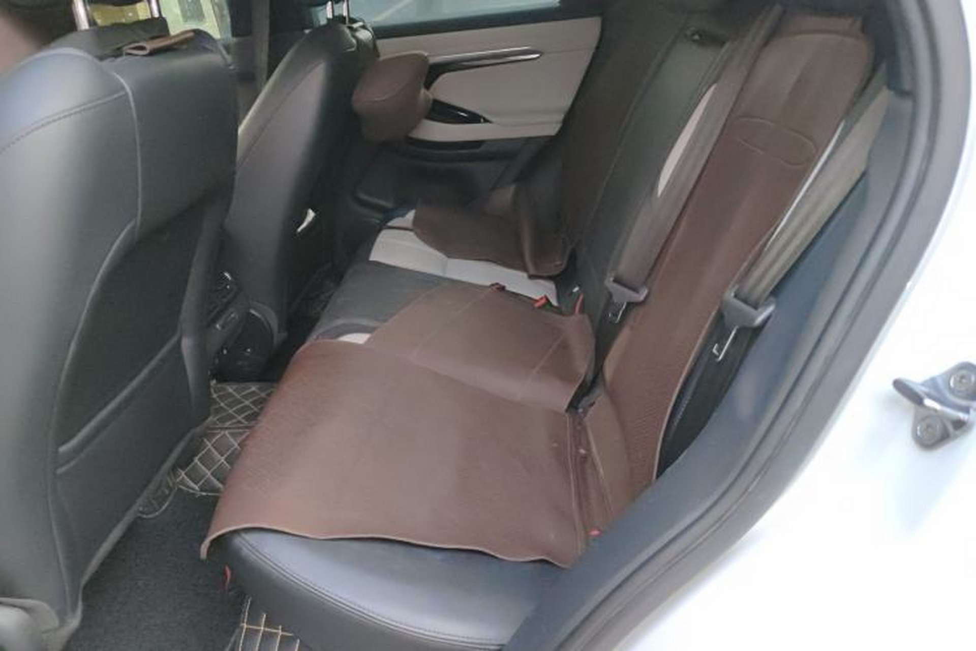 Used Land Rover Range Evoque 2020 249 PS R-DYNAMIC SE Sport Technology Edition Left Rear Seat