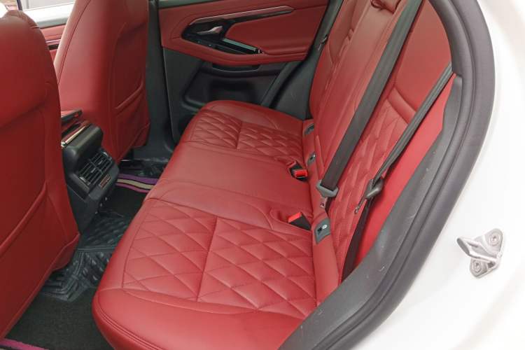 Used Land Rover Range Evoque 2020 249 PS R-DYNAMIC SE Sport Technology Edition Left Rear Seat
