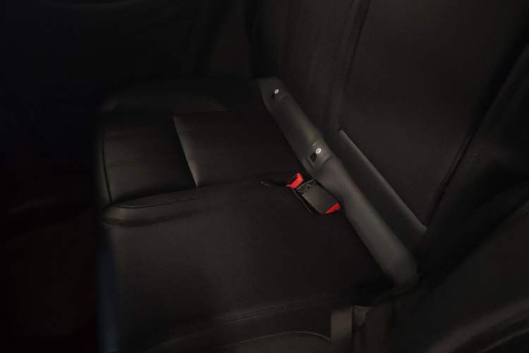 Used Land Rover Range Evoque 2020 249 PS R-DYNAMIC S Sport Edition Left Rear Seat