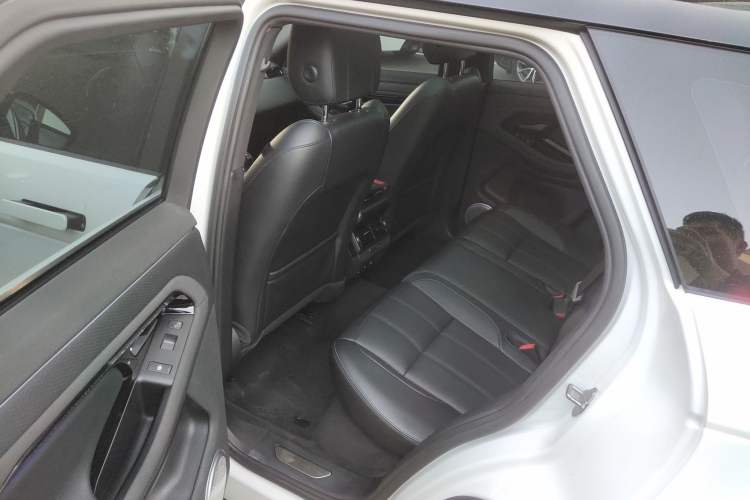 Used Land Rover Range Evoque 2020 249 PS R-DYNAMIC S Sport Edition Left Rear Seat