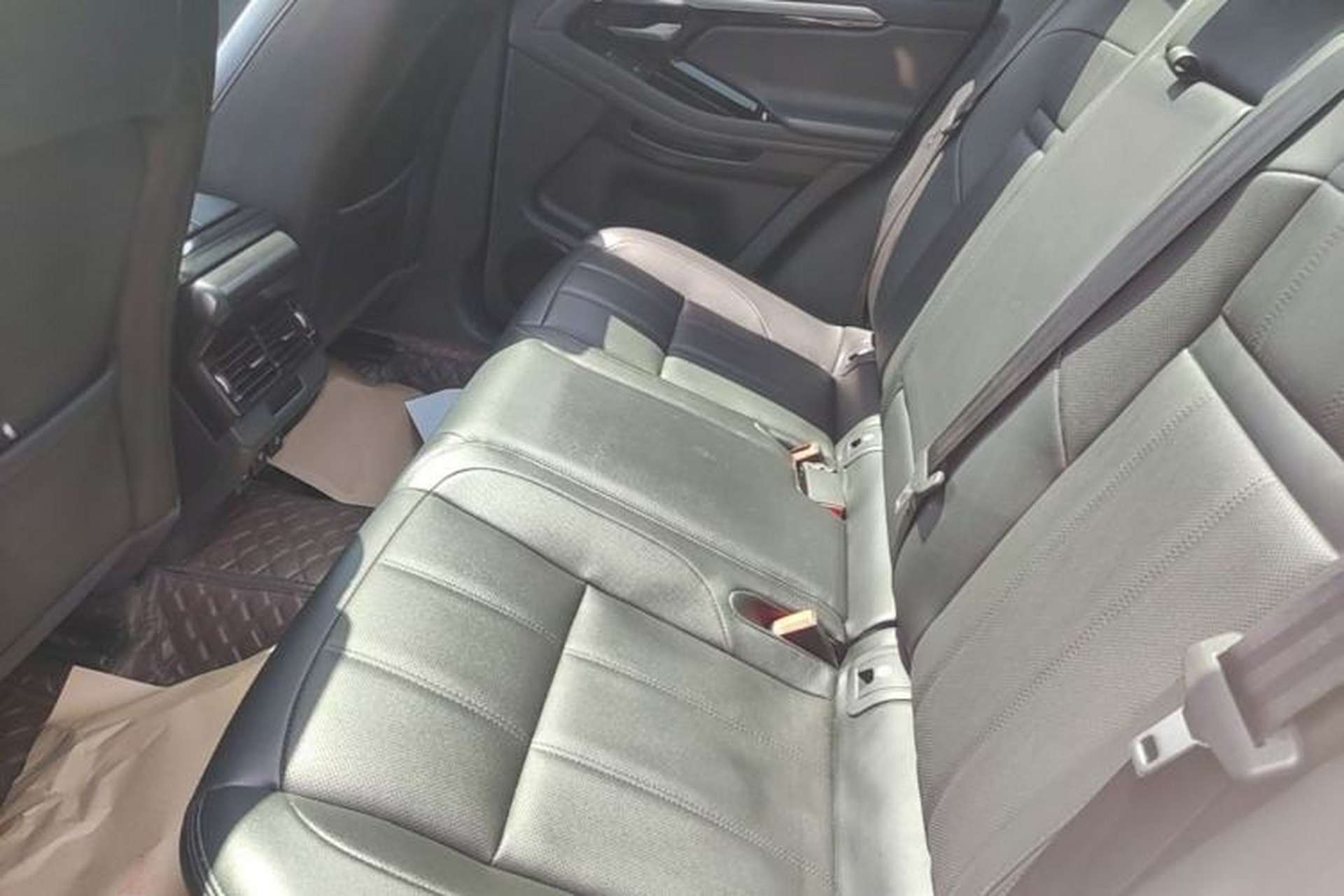 Used Land Rover Range Evoque 2020 249 PS R-DYNAMIC S Sport Edition Left Rear Seat