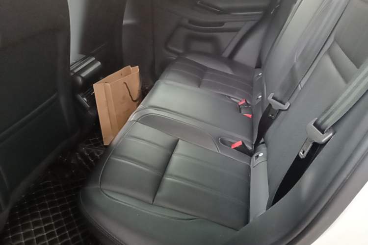 Used Land Rover Range Evoque 2020 249 PS R-DYNAMIC S Sport Edition Left Rear Seat