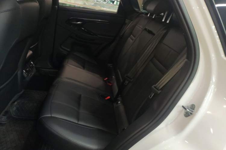Used Land Rover Range Evoque 2020 249 PS R-DYNAMIC S Black Edition Sport Version Left Rear Seat