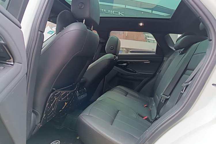 Used Land Rover Range Evoque 2020 249 PS R-DYNAMIC SE Sport Technology Edition Left Rear Seat