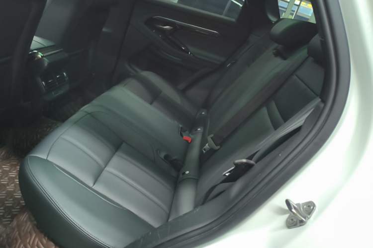 Used Land Rover Range Evoque 2020 249 PS R-DYNAMIC S Sport Edition Left Rear Seat