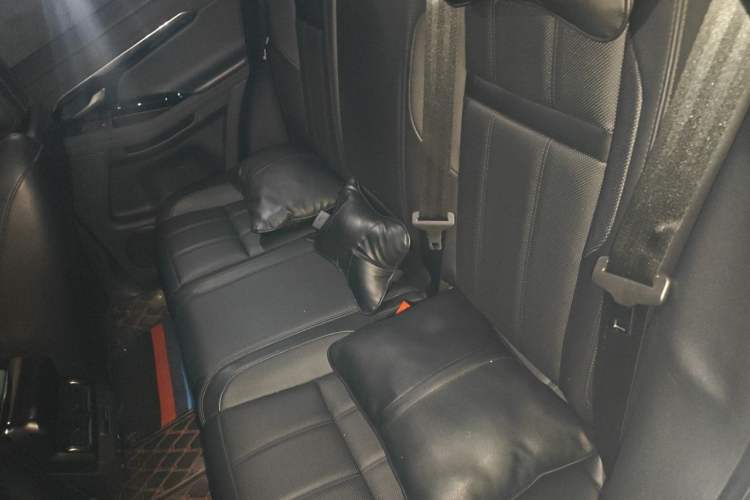 Used Land Rover Range Evoque 2020 249 PS R-DYNAMIC SE Sport Technology Edition Left Rear Seat