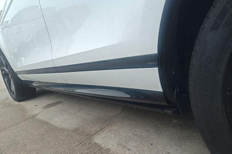 Used Land Rover Range Evoque 2020 249 PS R-DYNAMIC S Sport Edition Left Side Sill
