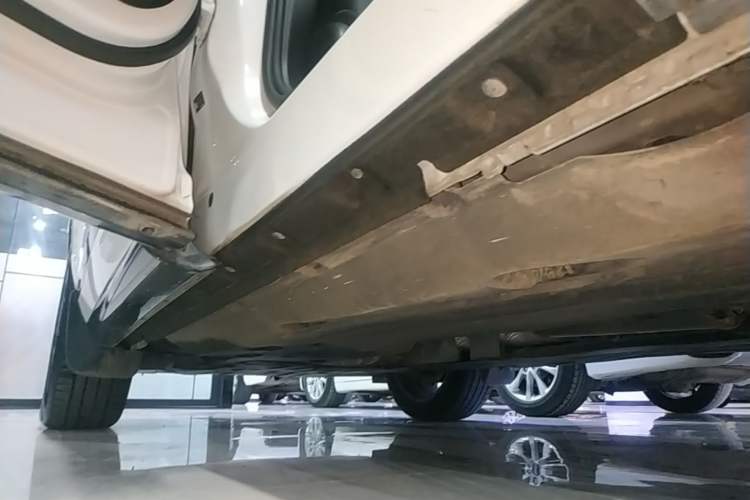 Used Land Rover Range Evoque 2020 249 PS R-DYNAMIC SE Sport Technology Edition Left Side Sill