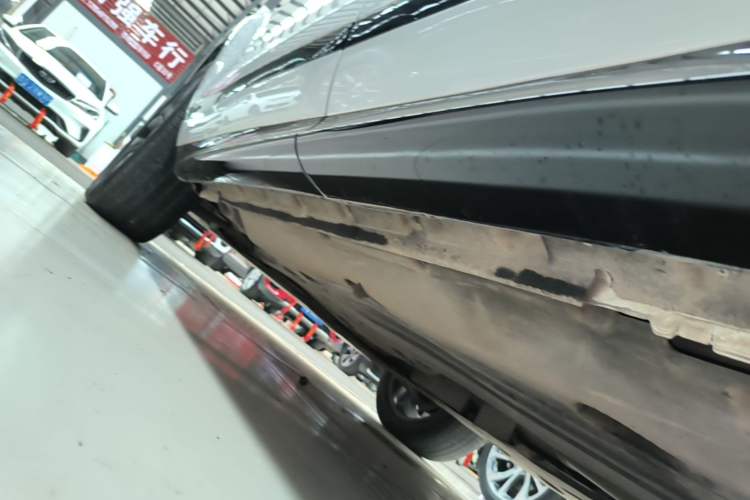Used Land Rover Range Evoque 2020 249 PS R-DYNAMIC S Sport Edition Left Side Sill