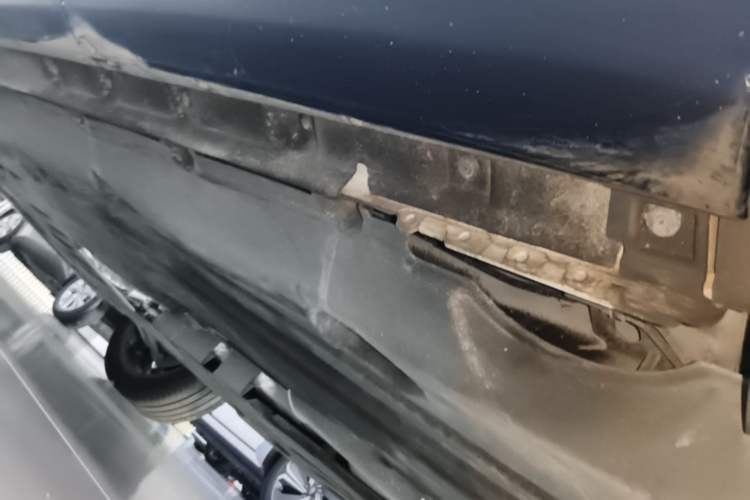 Used Land Rover Range Evoque 2020 249 PS R-DYNAMIC S Blackened Sport Technology Edition Left Side Sill
