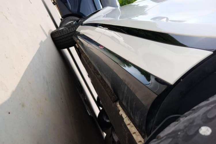 Used Land Rover Range Evoque 2020 249 PS R-DYNAMIC S Black Edition Sport Version Left Side Sill