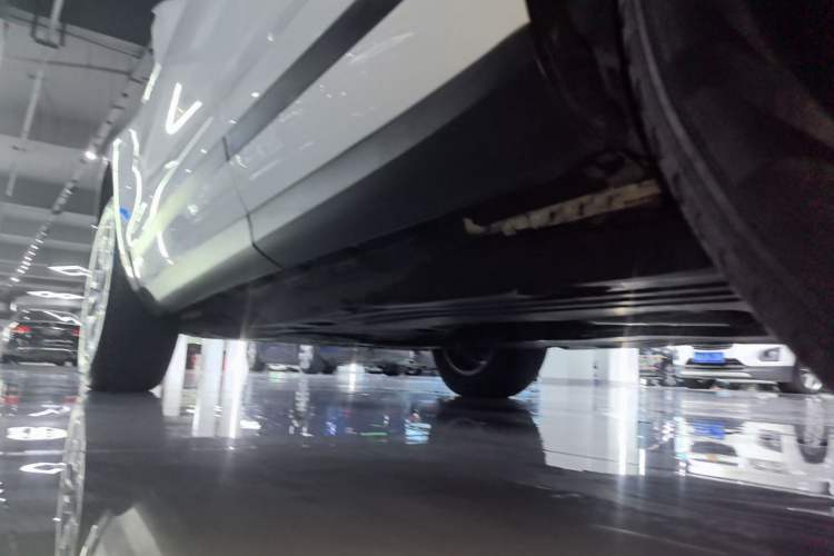 Used Land Rover Range Evoque 2020 249 PS Youth Edition Left Side Sill