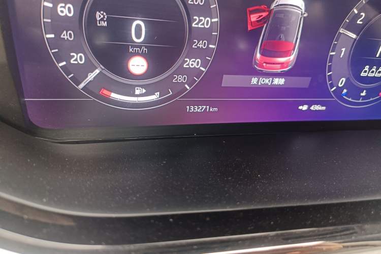 Used Land Rover Range Evoque 2020 249 PS R-DYNAMIC S First-Edition Sport Custom Edition Odometer Close Up
