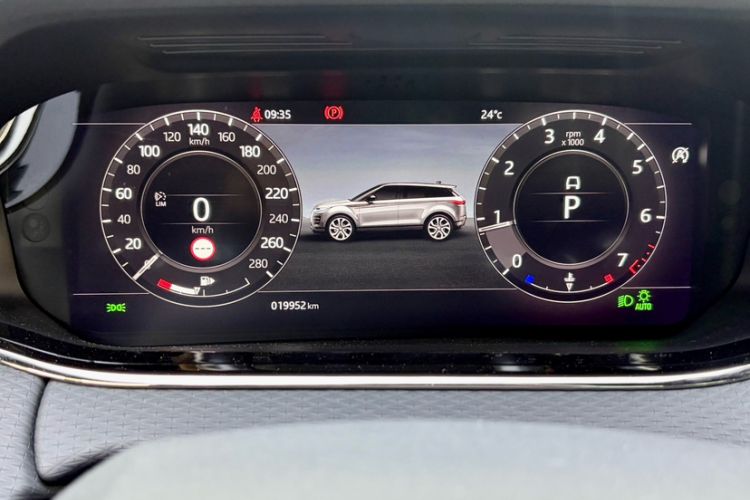 Used Land Rover Range Evoque 2020 249 PS R-DYNAMIC S Sport Edition Odometer Close Up