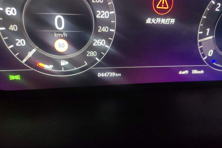 Used Land Rover Range Evoque 2020 249 PS R-DYNAMIC SE Sport Technology Edition Odometer Close Up