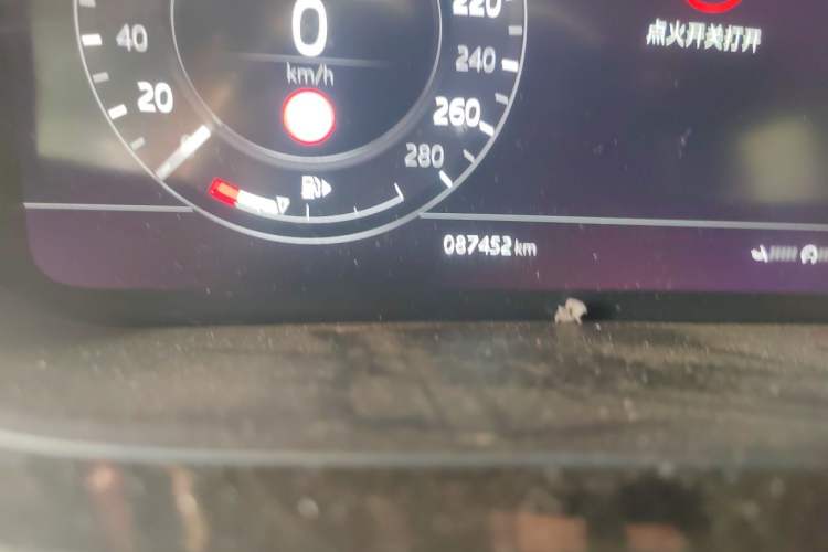 Used Land Rover Range Evoque 2020 249 PS R-DYNAMIC S Black Edition Sport Version Odometer Close Up