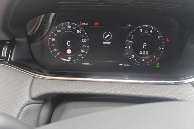 Used Land Rover Range Evoque 2020 249 PS R-DYNAMIC S Sport Edition Odometer Close Up