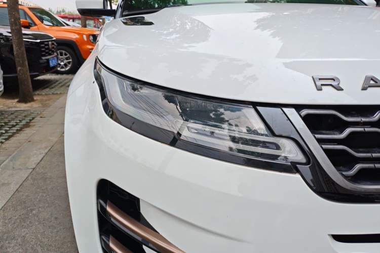 Used Land Rover Range Evoque 2020 249 PS R-DYNAMIC S Sport Edition Right Front Headlight