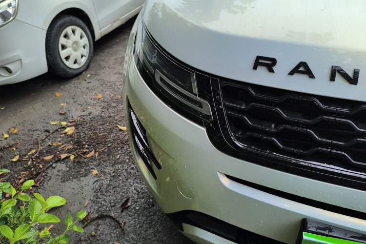 Used Land Rover Range Evoque 2020 249 PS R-DYNAMIC S Blackened Sport Technology Edition Right Front Headlight