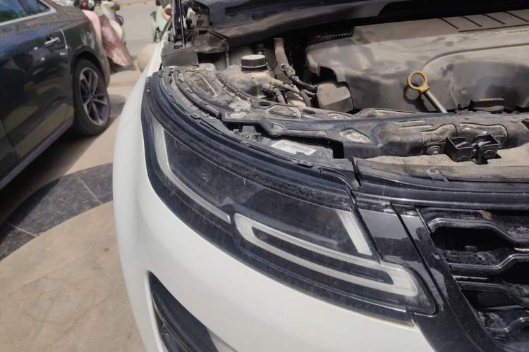 Used Land Rover Range Evoque 2020 249 PS R-DYNAMIC S Sport Edition Right Front Headlight